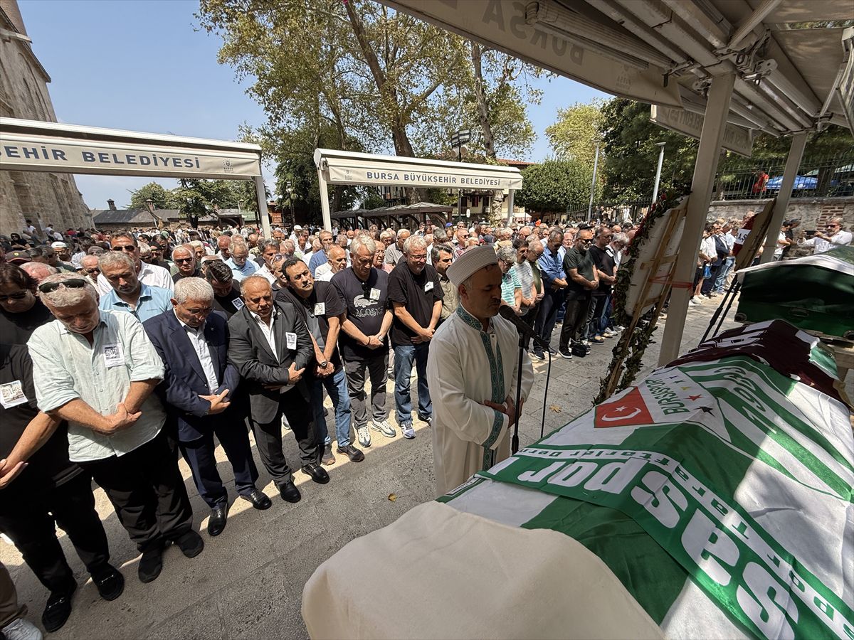 Eski Milli Futbolcu Haluk Erdem Bursa'da Son Yolculuğuna Uğurlandı