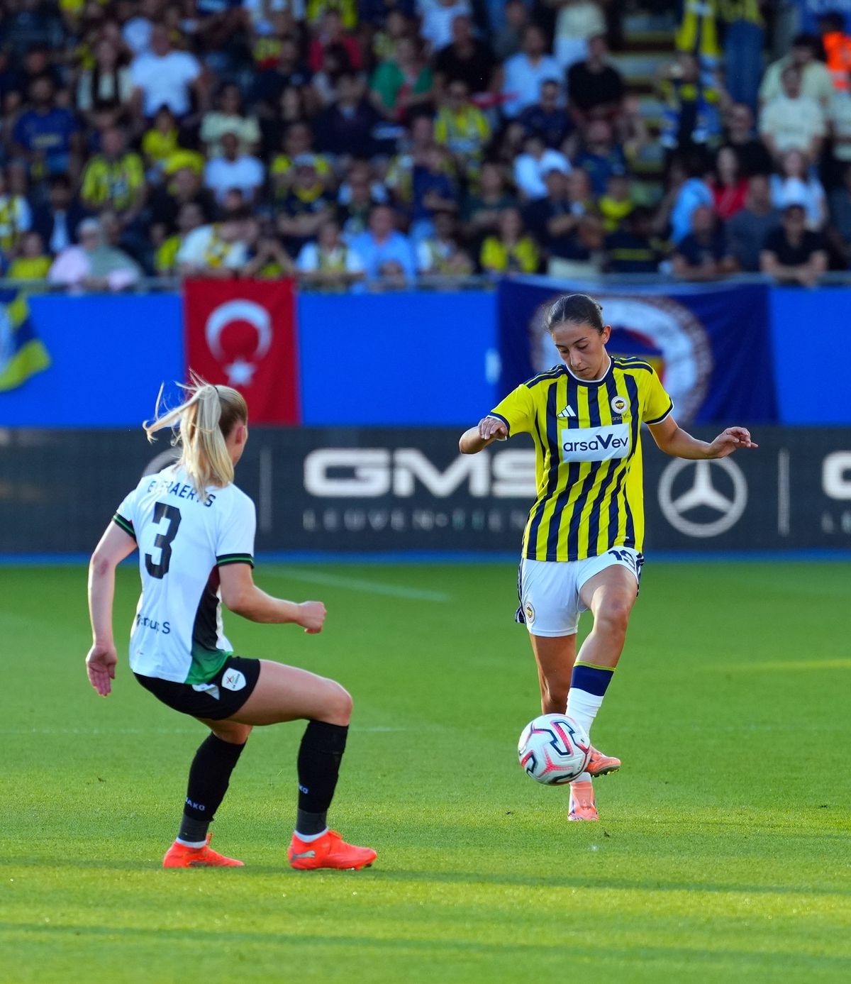 Fenerbahçe Petrol Ofisi, UEFA Kadınlar Şampiyonlar Ligi'ne penaltılarda veda etti