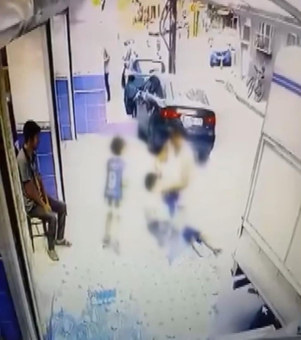 Gaziosmanpaşa'da çocuklara şiddet anları kamerada