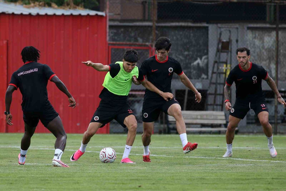 Gençlerbirliği Fenerbahçe Maçı Hazırlıklarına Başladı