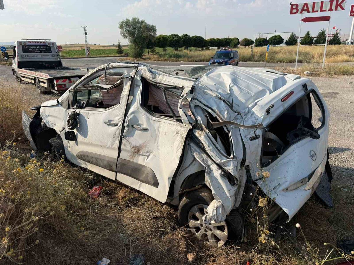 Afyonkarahisar'da Feci Kaza: 1 Ölü, 2 Yaralı