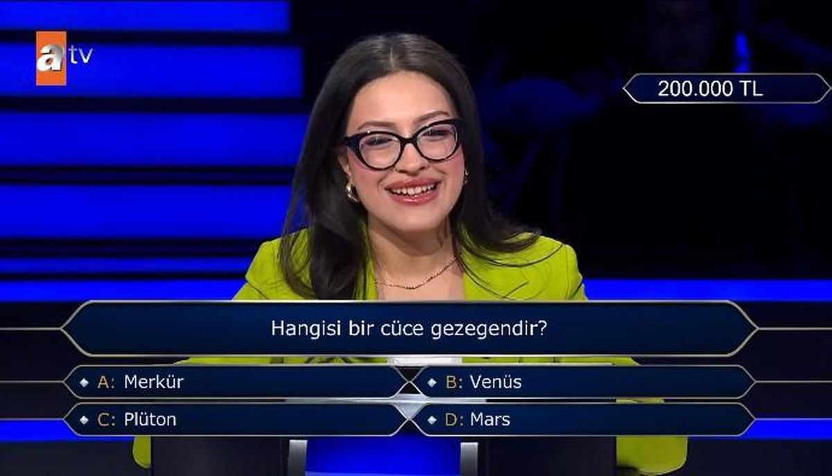 Hangisi bir cüce gezegendir?
