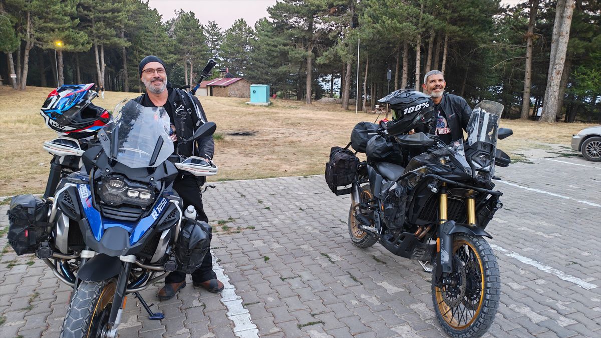 İspanyol motosikletçiler Demirci'de mola verdi
