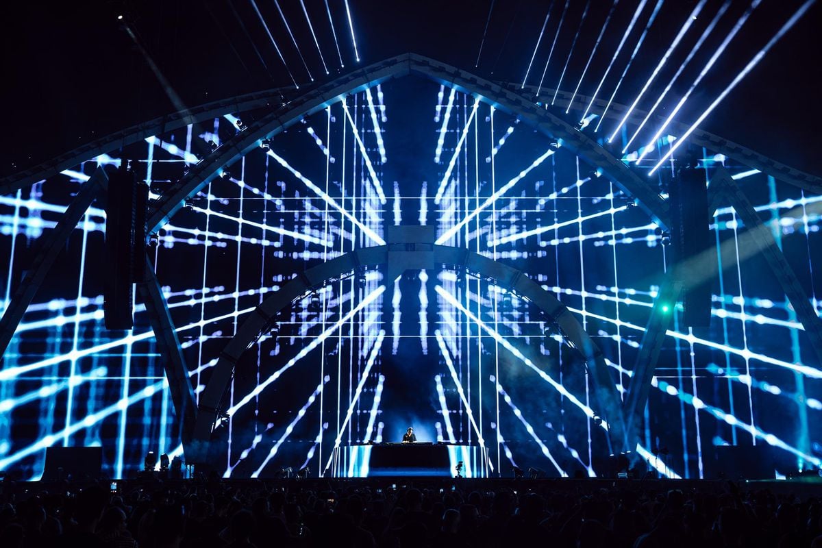 İstanbul Festivali’nde Elektronik Müziğin Ritmi, TIËSTO ile Zirve Yaptı