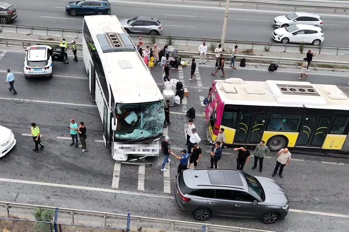 İstanbul'da yolcu otobüsü, İETT otobüsüne çarptı! Çok sayıda yaralı var