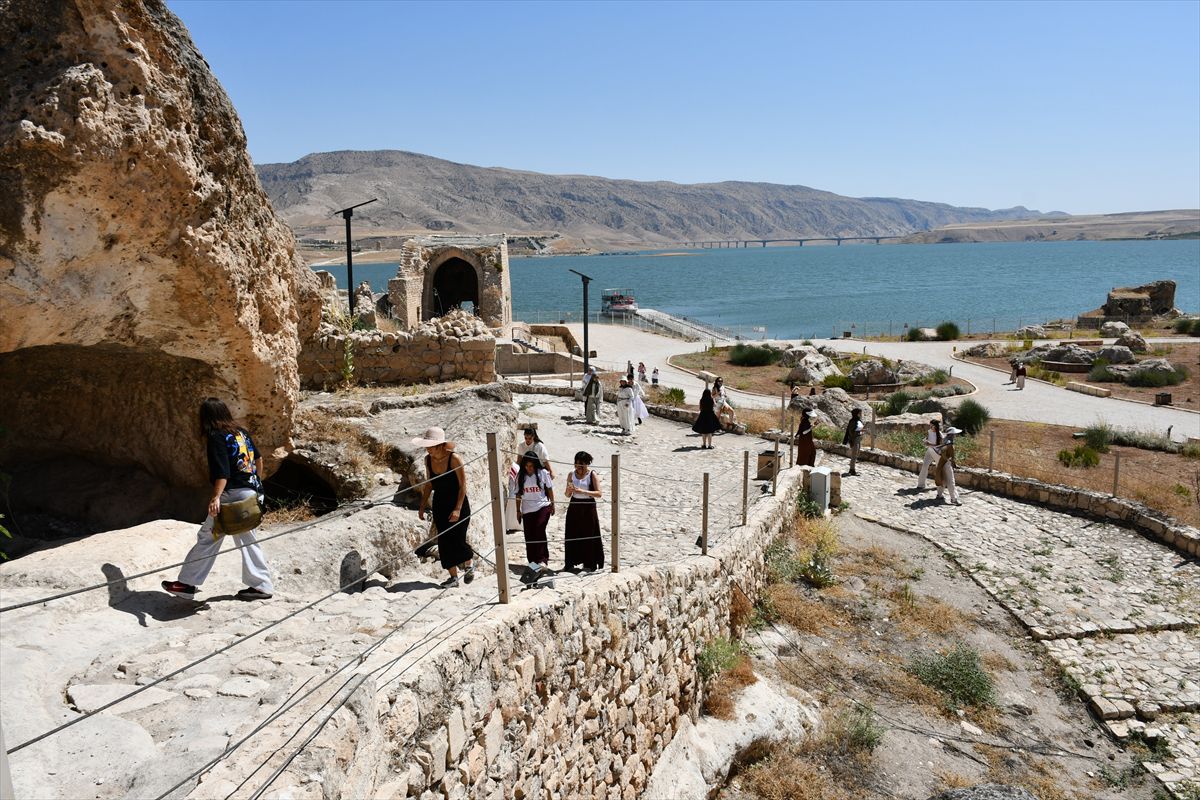 Gençler Hasankeyf'te Tarih ve Doğayla Buluştu