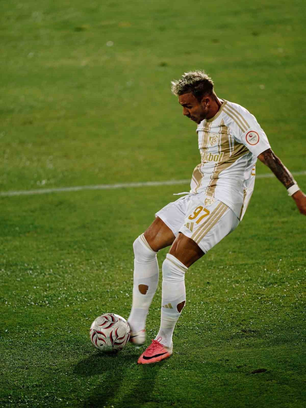 Kayserispor, Vanspor'u 2-0 Yenerek Sezona 3 Puanla Başladı