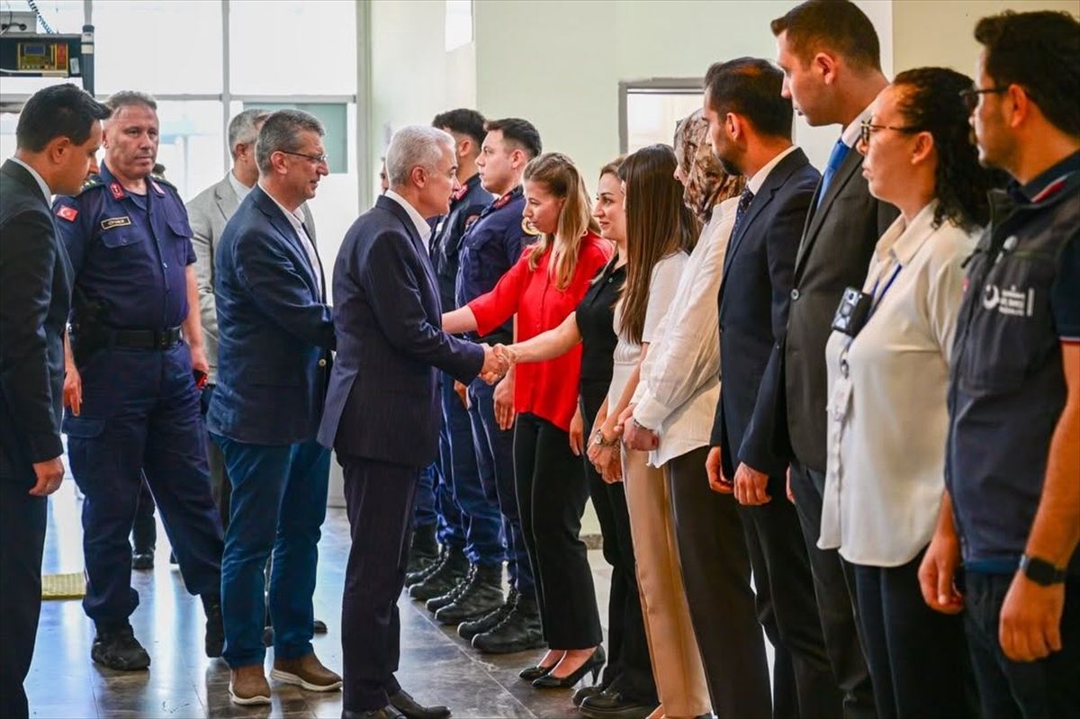 Vali Turan, Geri Gönderme Merkezini İnceledi