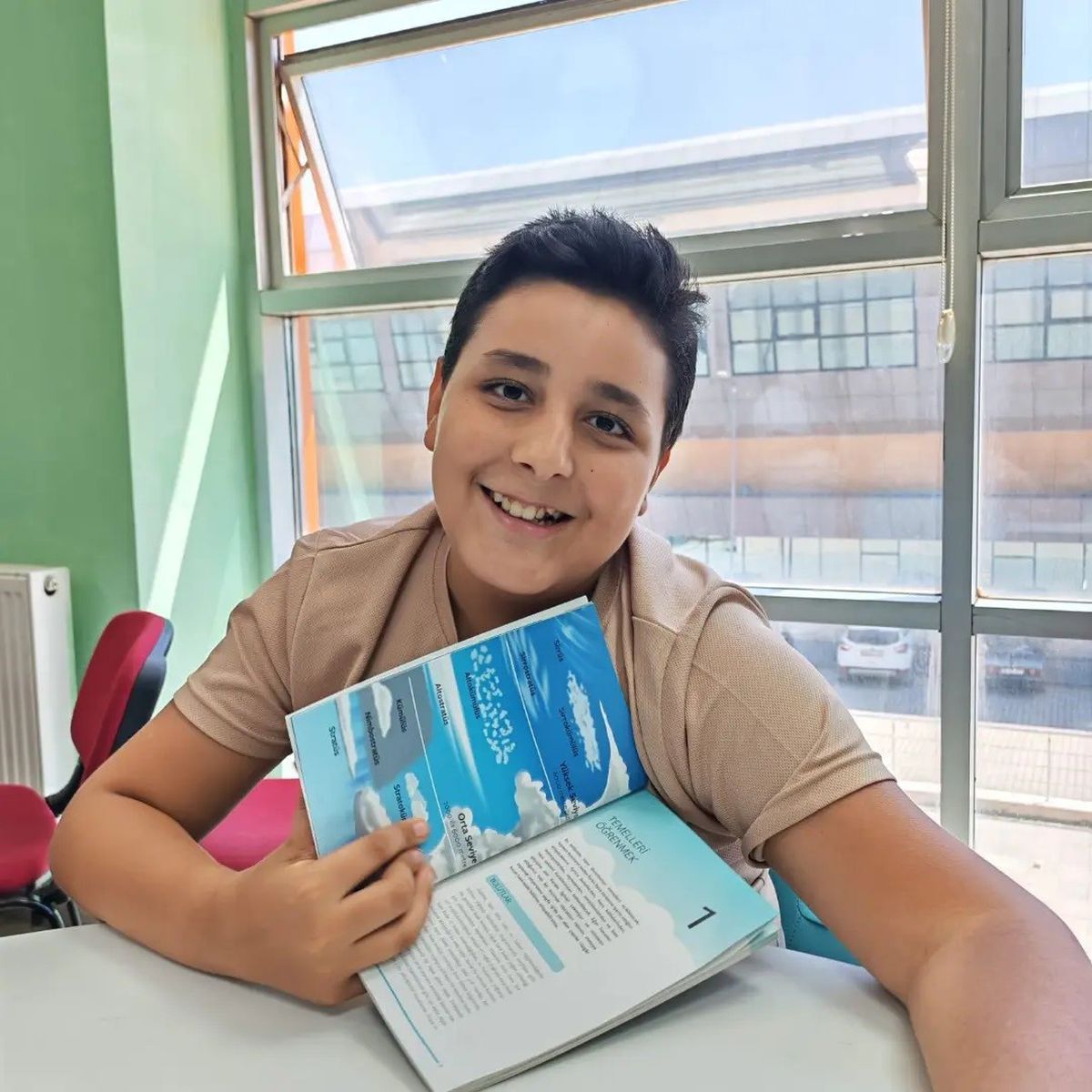 Gençlik Yaz Kulübü'nde Minikler Kitap Dolu Bir Yaz Geçiriyor
