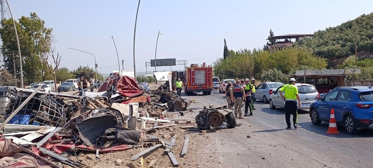 Hatay'da TIR ile Otomobil Çarpıştı: 1 Yaralı