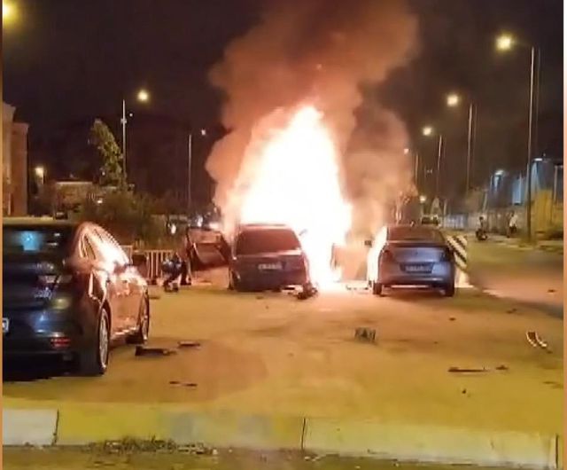 sultanbeyli de park halindeki araclara carpan 2 20129337 o
