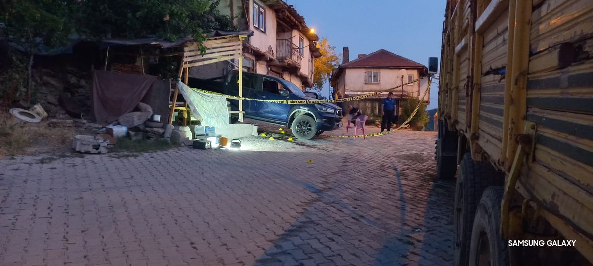 Afyonkarahisar'da husumet kavgası kanlı bitti: 2 ölü