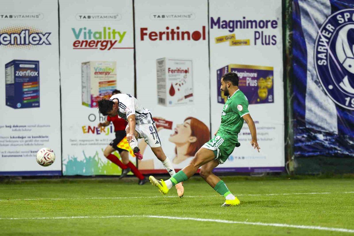 Sarıyer İlk Maçta Muğlaspor'u 2-0 Yendi