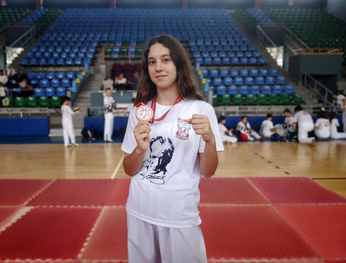 Milli Tekvandocu Eslin'in Hedefi Dünya Şampiyonluğu