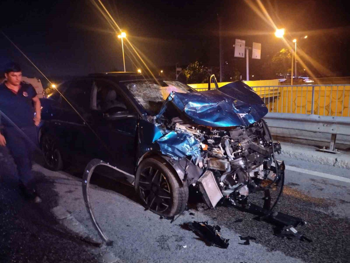 Ümraniye'de feci kaza: 6 yaralı, 4'ü ağır