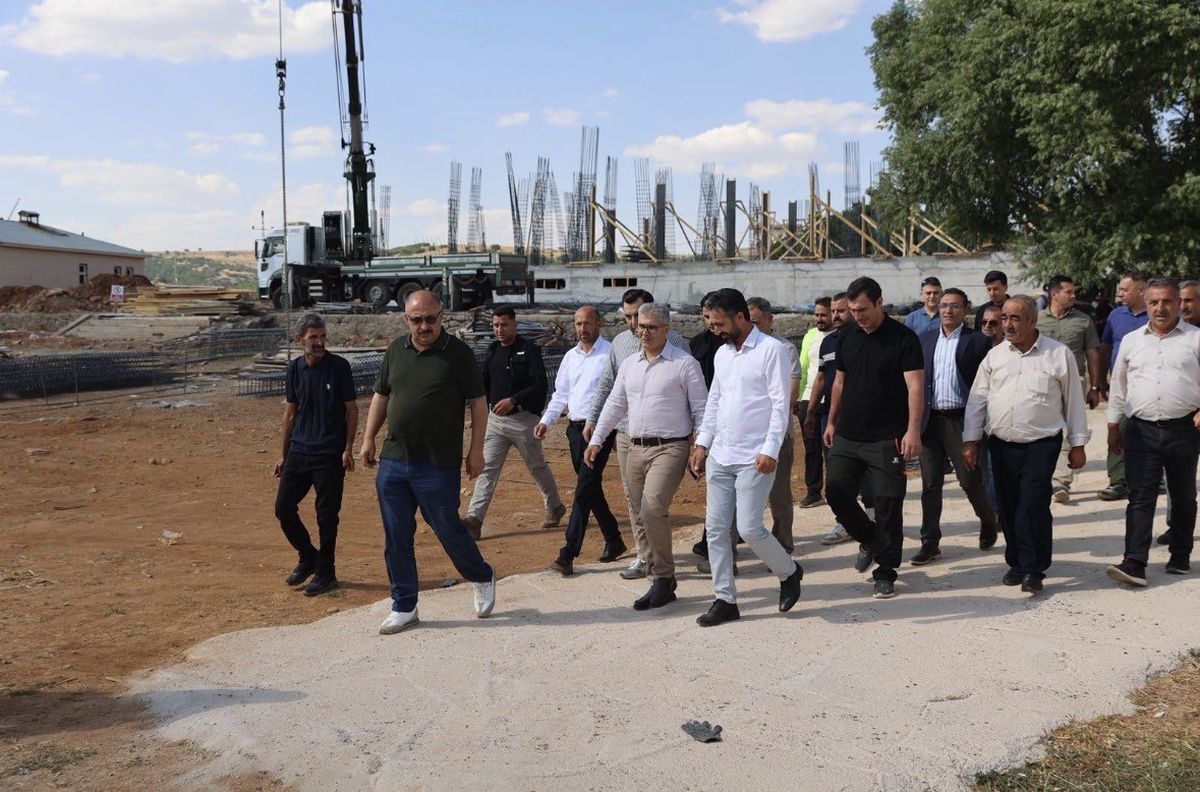 Bingöl Valisi Çelik, Yiğitler köyündeki okul inşaatını inceledi