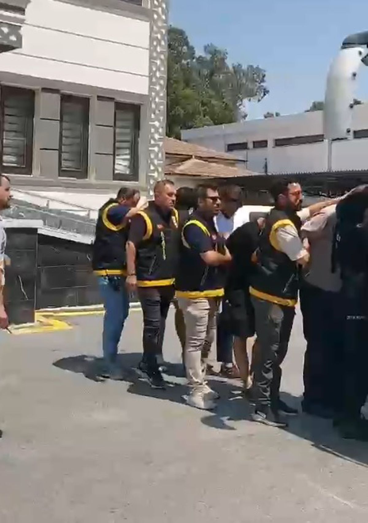 Tarsus'ta borç kavgasında 2 kuzen öldü, 6 şüpheli adliyede