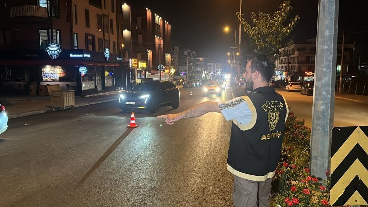 Düzce'de Son Bir Haftada 21 Bin 550 Şahıs Sorgulandı: 23 Aranan Yakalandı, 15'i Tutuklandı