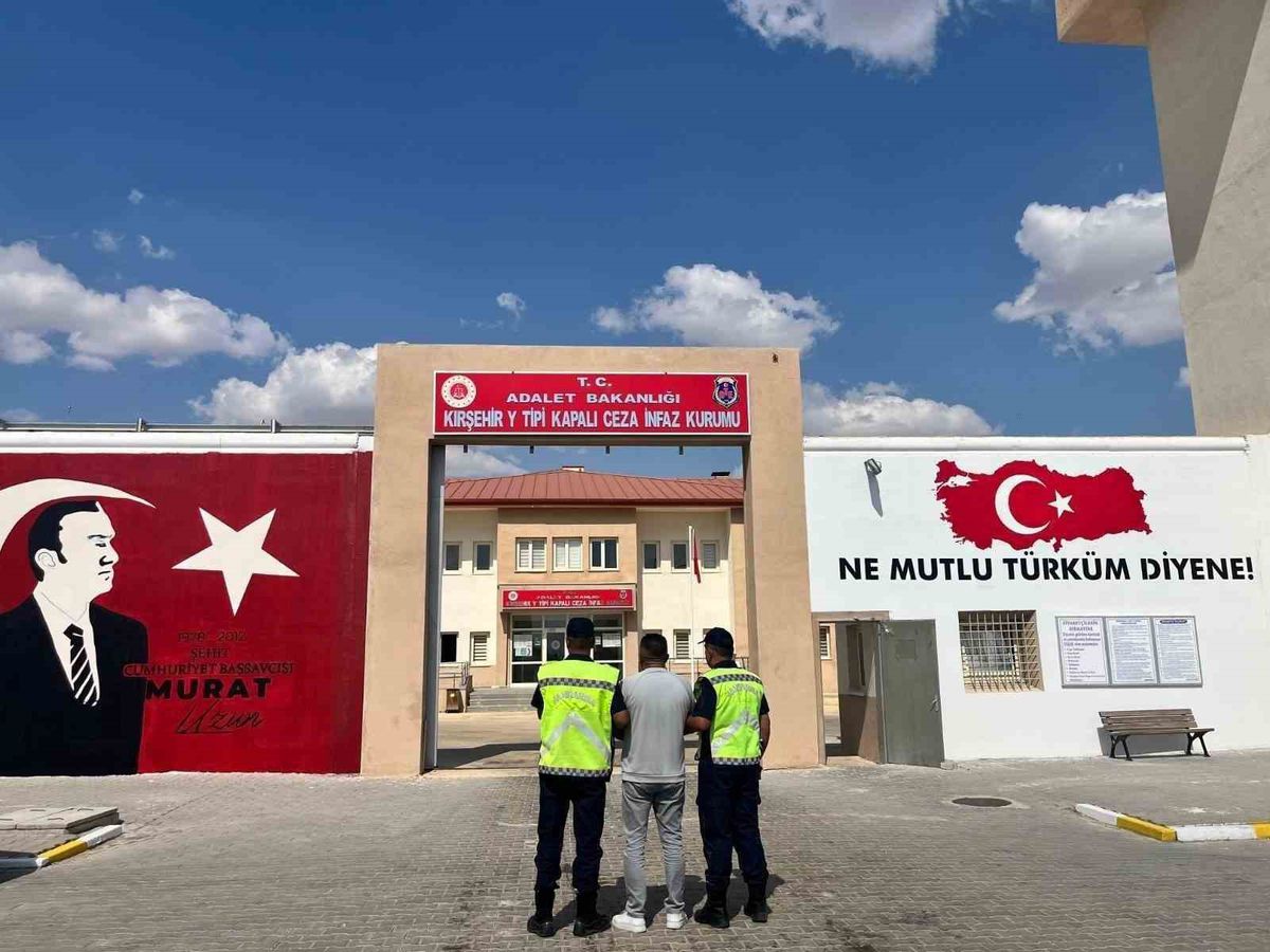 Kırşehir'de Aranan Şahıs Jandarma Tarafından Yakalandı