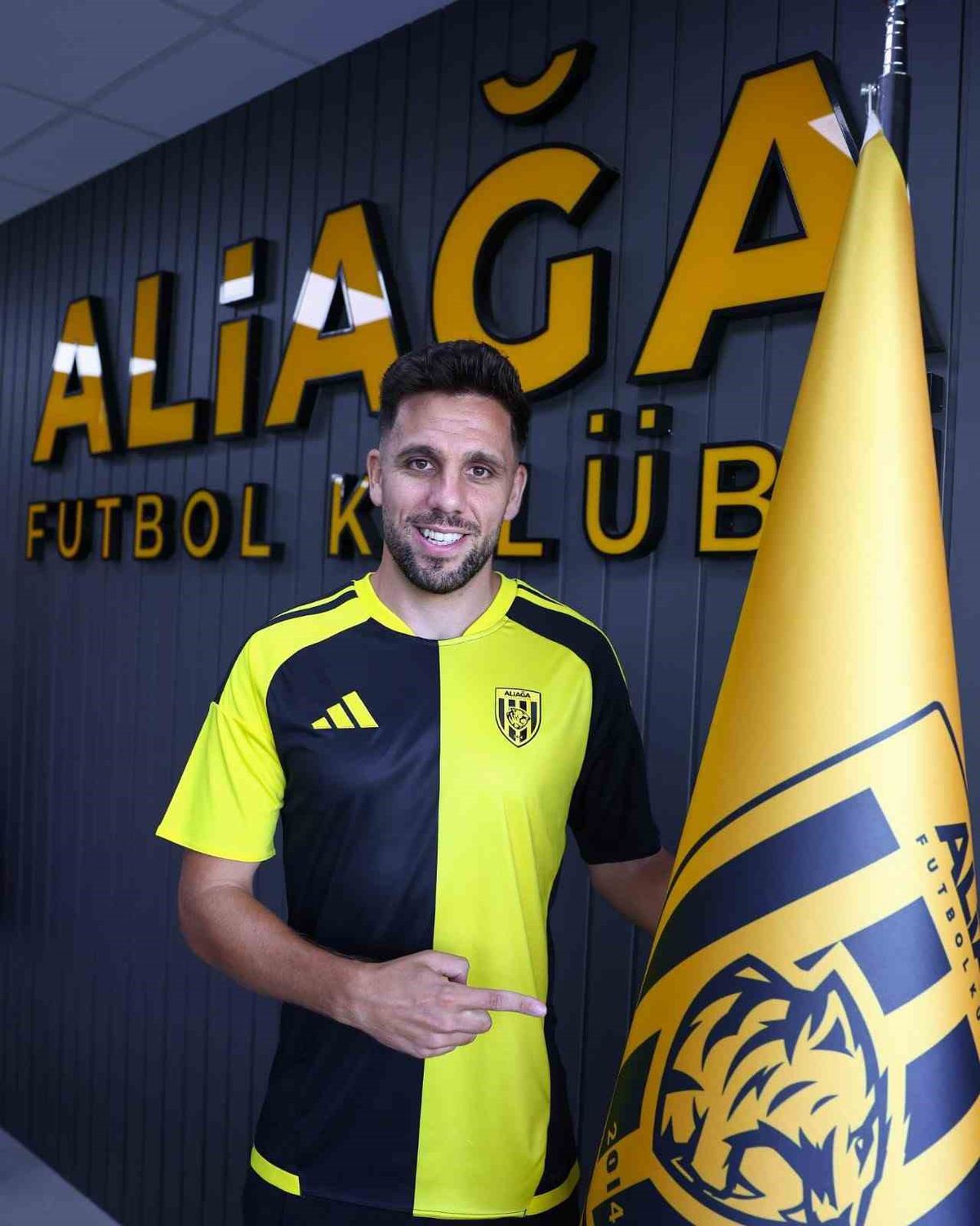 Aliağa FK, Ahmet Arslan'ı Transfer Etti