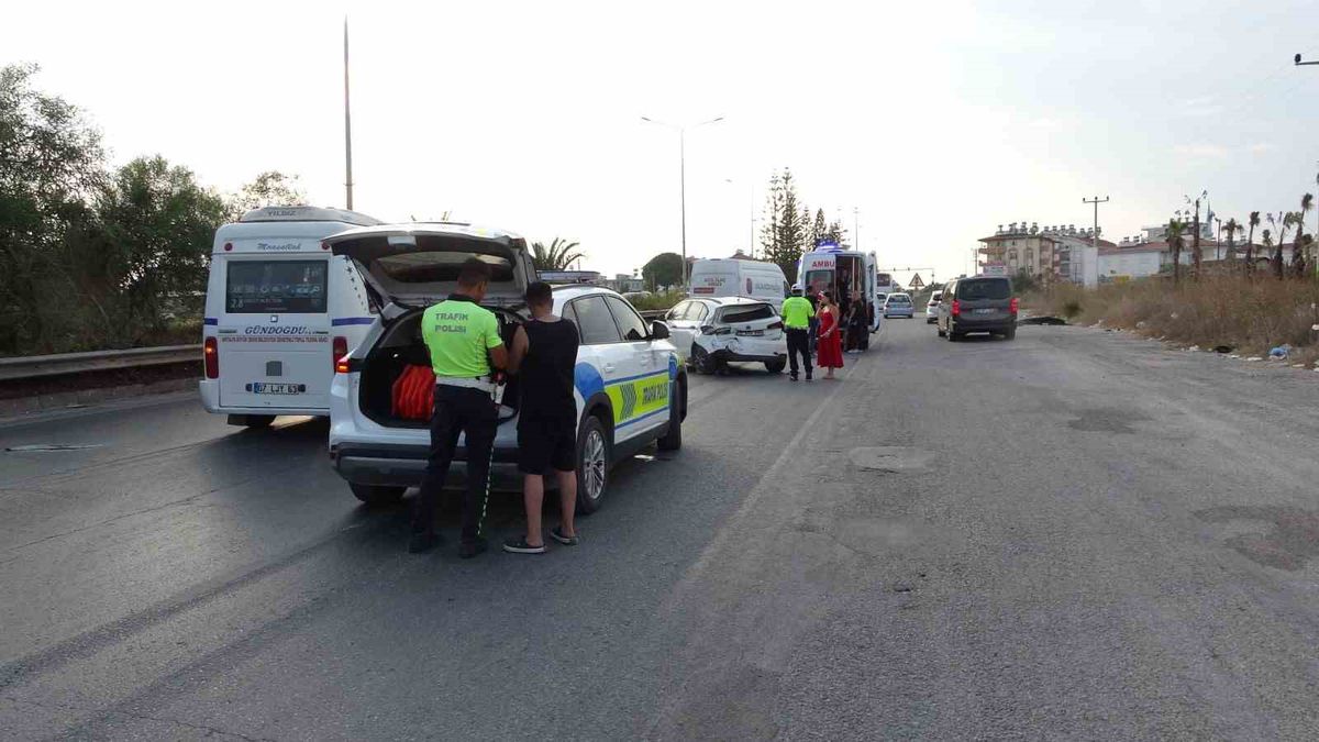Alkollü Kamyonet Şoförü Kazada Eşini Yaraladı
