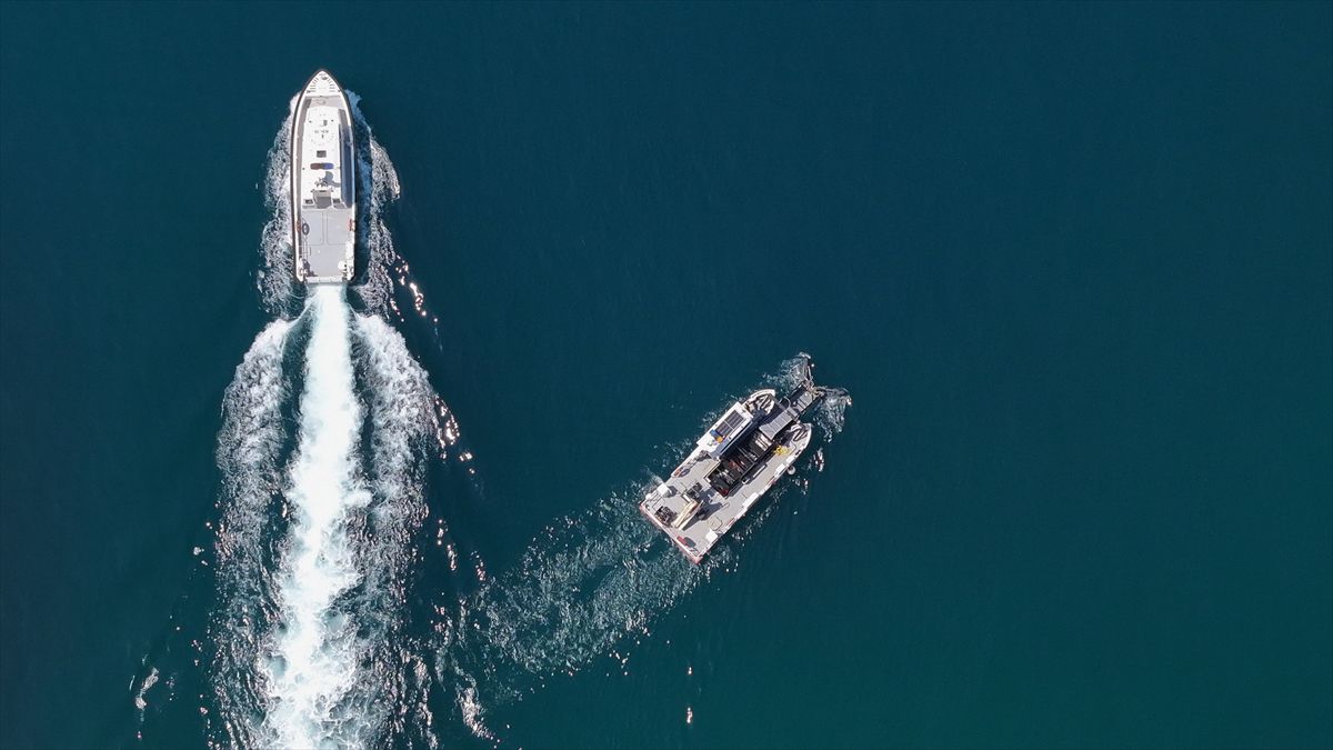 Antalya'da Deniz Yüzeyinden 27 Metreküp Atık Toplandı