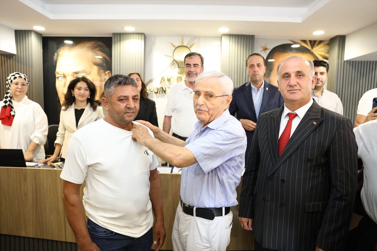 İncirliova'da CHP'li meclis üyesi AK Parti'ye geçti