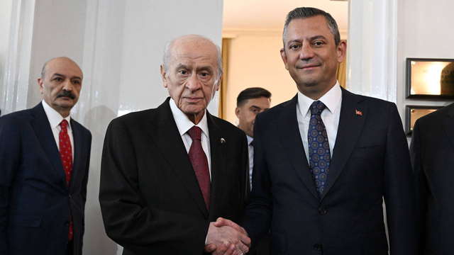 bahceli ile ozel arasinda yeni parti diyalogu 20133370 o