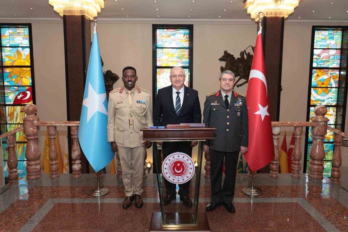 Bakan Güler, Somali Genelkurmay Başkanı’nı kabul etti