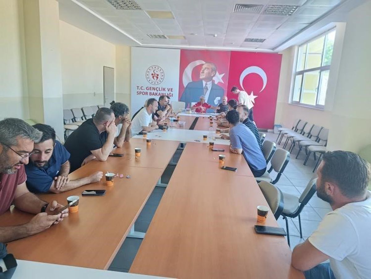 Bilecik'te U11, U12 ve U13 Gençler Ligi Kura Çekimi Yapıldı