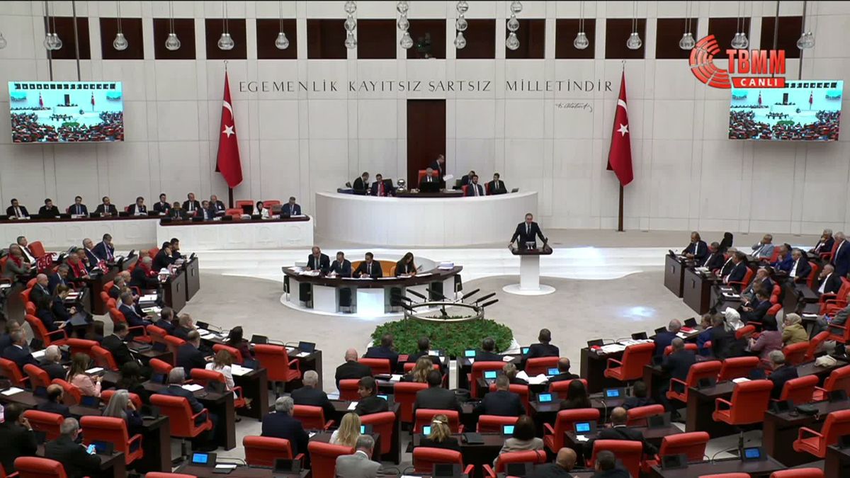 “Çerçeve Yasa” teklifi TBMM Genel Kurulu’nda… Tuncer Bakırhan: 'Bu kök yasa Kürtleri hukuka dahil etmenin ilk adımıdır'