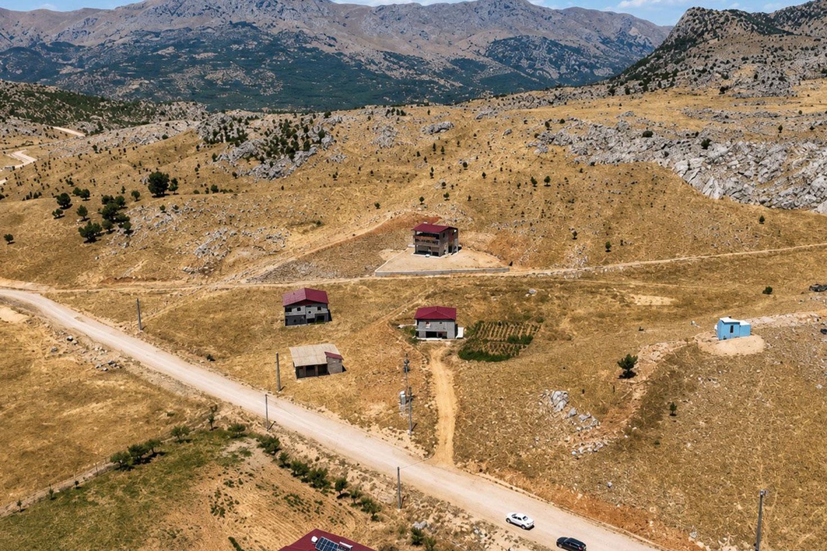 Bitlis’ten alınarak Siirt’e bağlanan köydeki vatandaşlar isyanda: Geri dönmek istiyoruz
