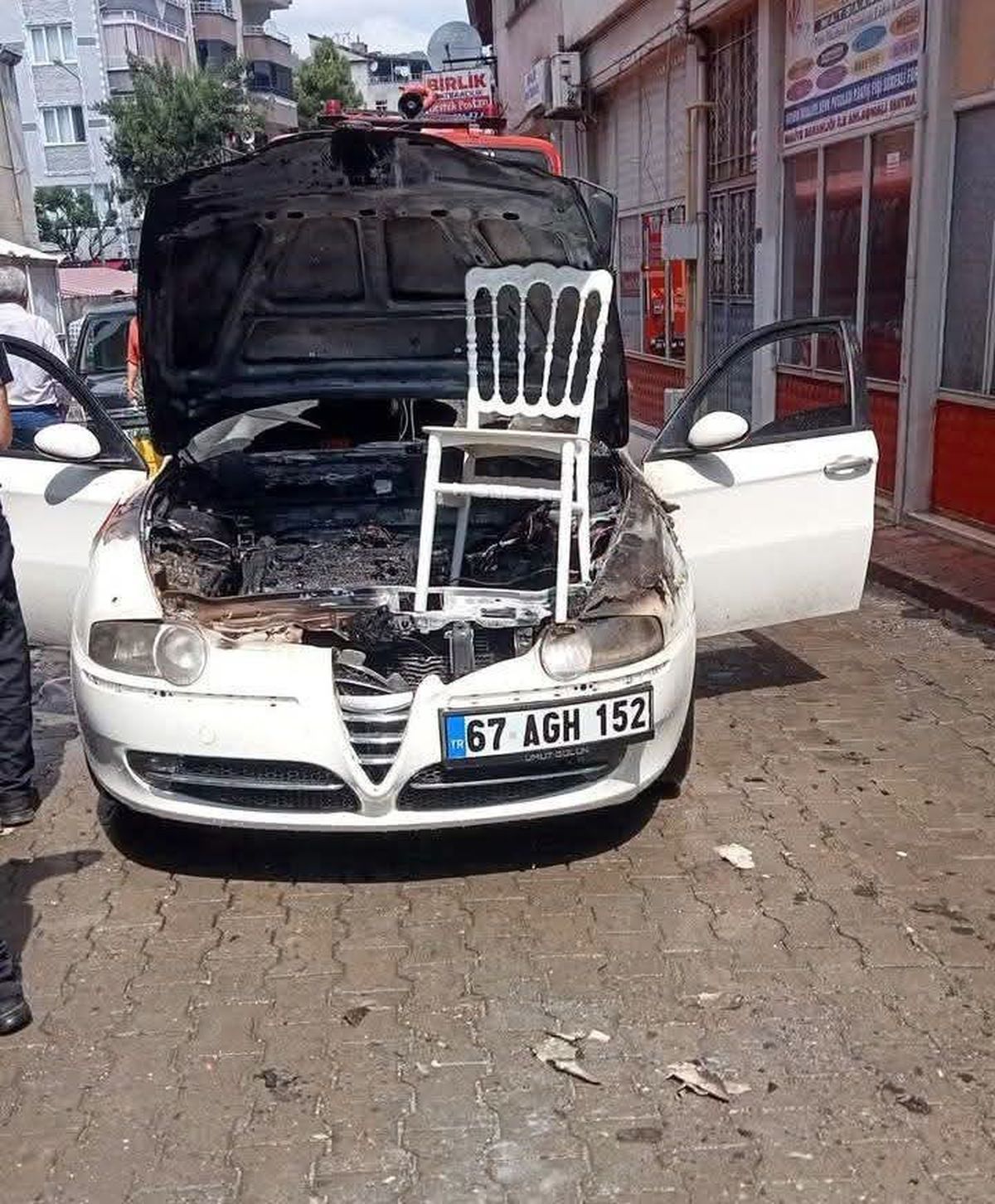 Devrek'te Araç Yangını Büyümeden Söndürüldü
