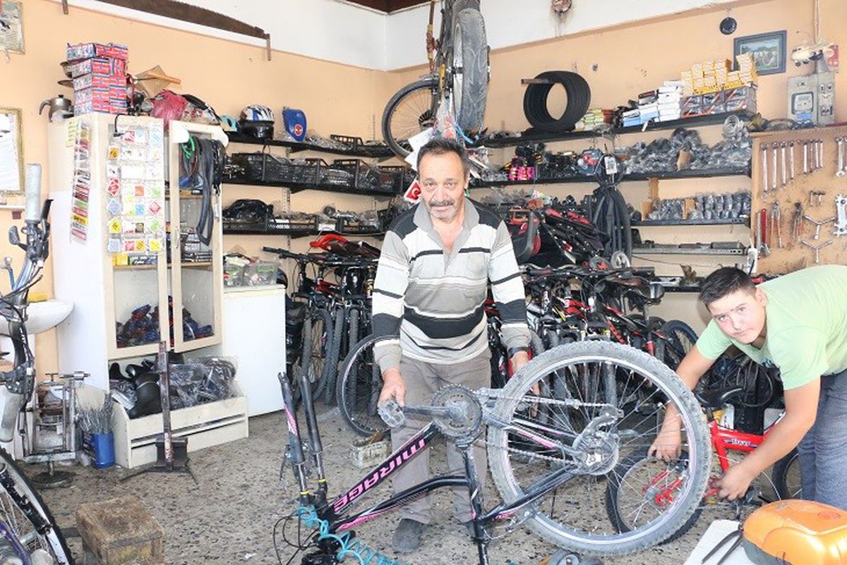 Erzincan'da Bisiklet Tamircileri Yaz Aylarında Yoğun Mesai Yapıyor