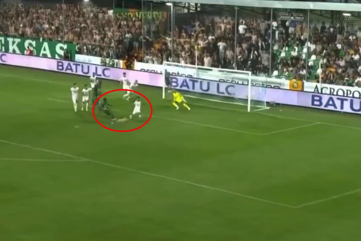 Fener'in eski yıldızından füze! Bursaspor sezona galibiyetle başladı