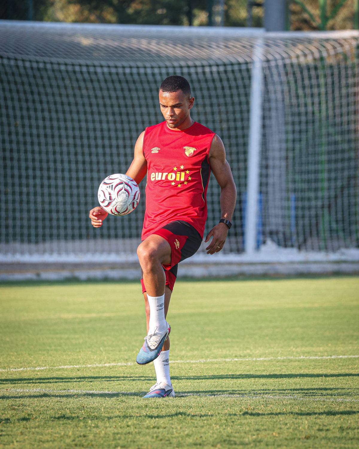 Göztepe'de transfer belirsizliği: Juan ve Dennis'in durumu merak ediliyor