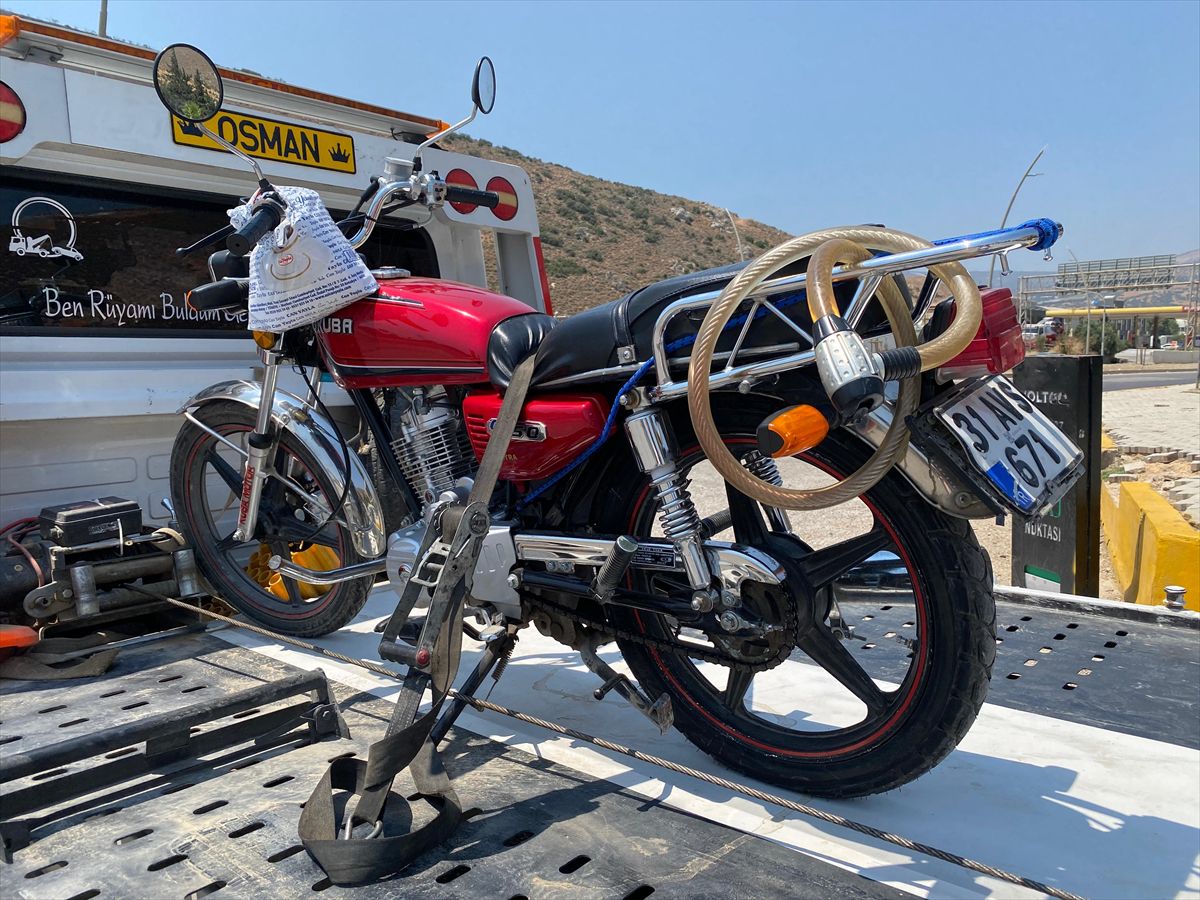 Hatay'da Tır Motosiklete Çarptı: 3 Yaralı