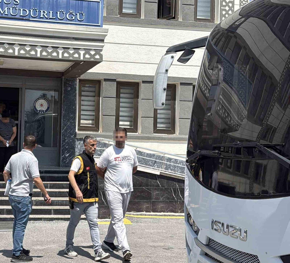Tarsus'ta Alacak Meselesi Kanlı Bitti: 2 Kuzen Öldü, 1 Tutuklama