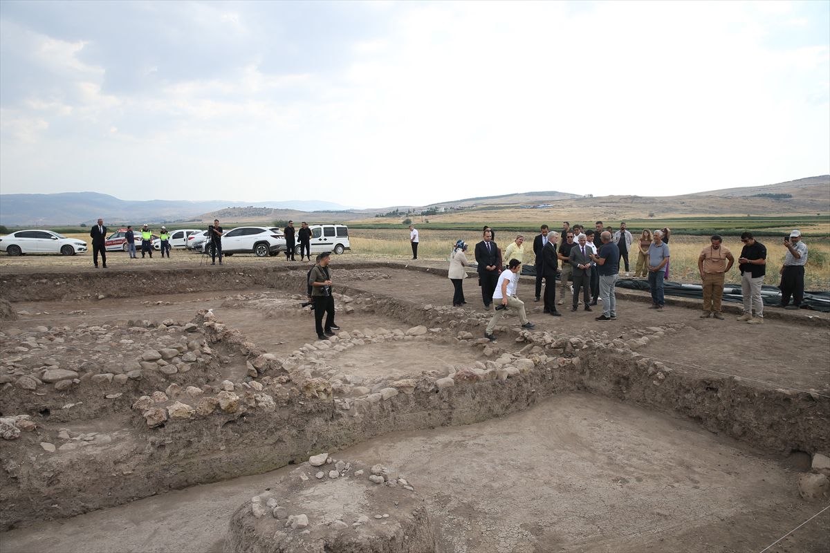 Domuztepe Höyüğü kazıları incelendi