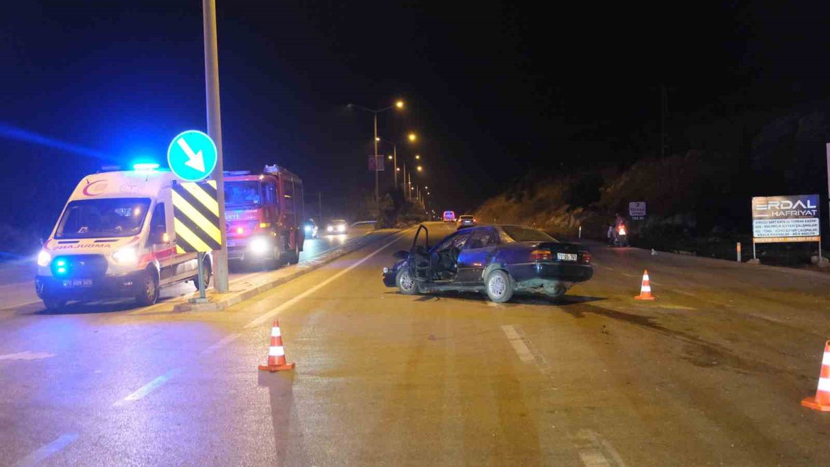 Karaman'da kavşak kazası: 3 yaralı