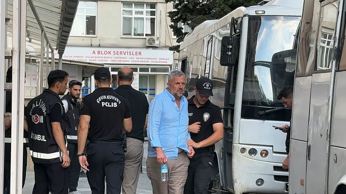 Kuşadası Belediyesi rüşvet ve irtikap soruşturmasında 16 şüpheli adliyede