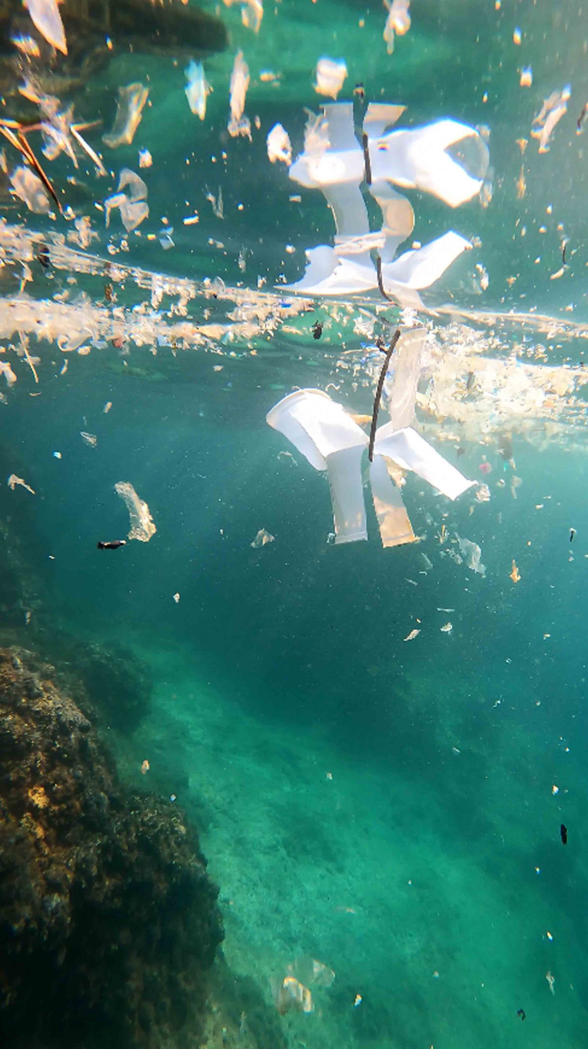 Akdeniz'de Mikroplastik Tehlikesi: Su Altı Kirliliği Yüzeyden 3 Kat Fazla
