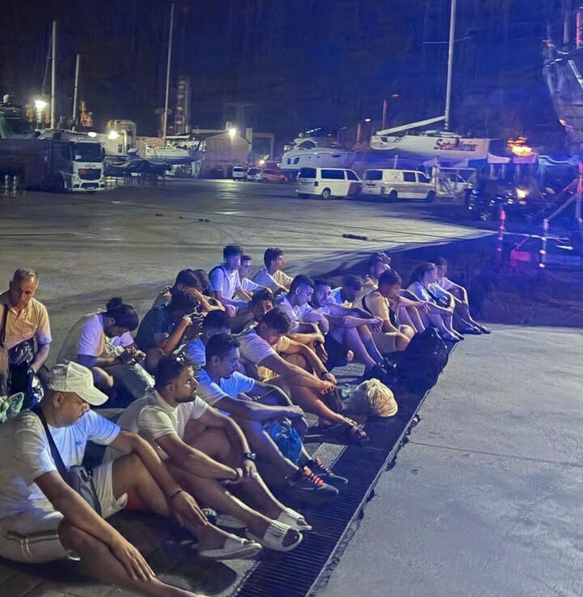Marmaris'te 25 kaçak göçmen ve 2 organizatör yakalandı