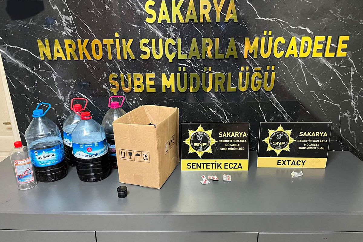 Emniyet güçlerini tehdit eden şahsın evinden zehir deposu çıktı