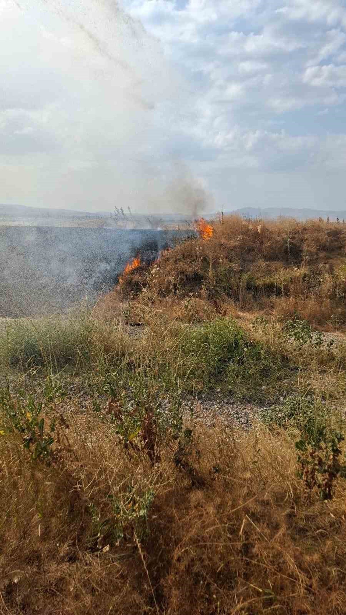 Şuhut'ta Arazi Yangını Kontrol Altına Alındı