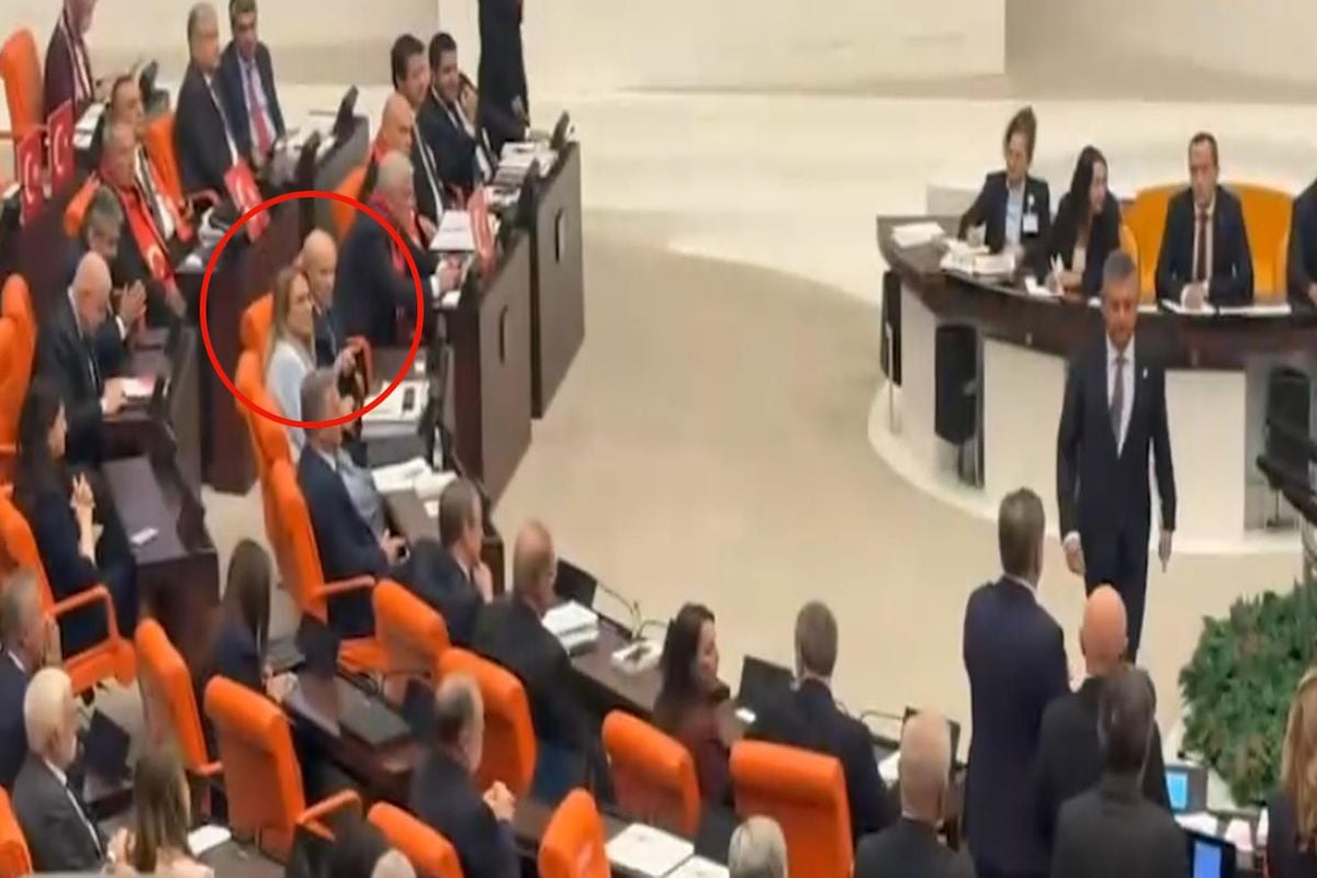 TBMM’de 'Terörsüz Türkiye' için büyük uzlaşı: Bahçeli, Özgür Özel’in konuşmasını alkışladı