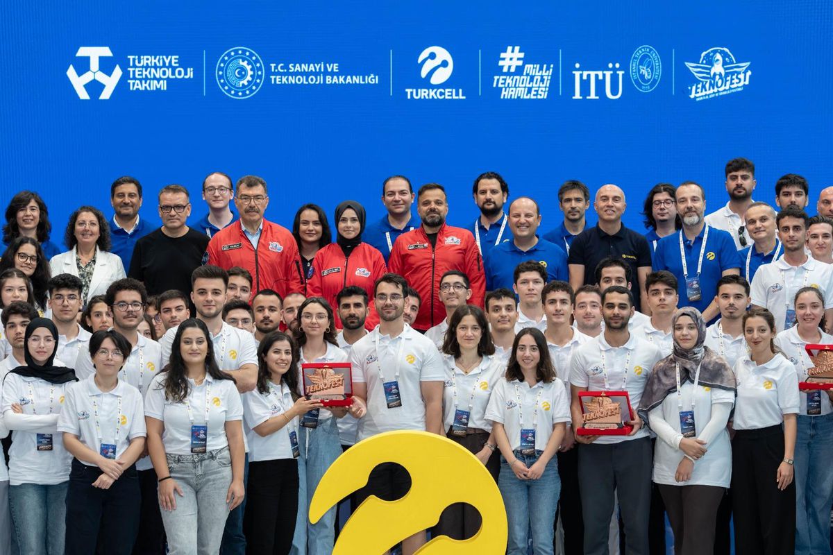 Turkcell ve TEKNOFEST'in “5G ve Yapay Zekâ ile Akıllı Yol Güvenliği Yarışması”nda final heyecanı yaşandı