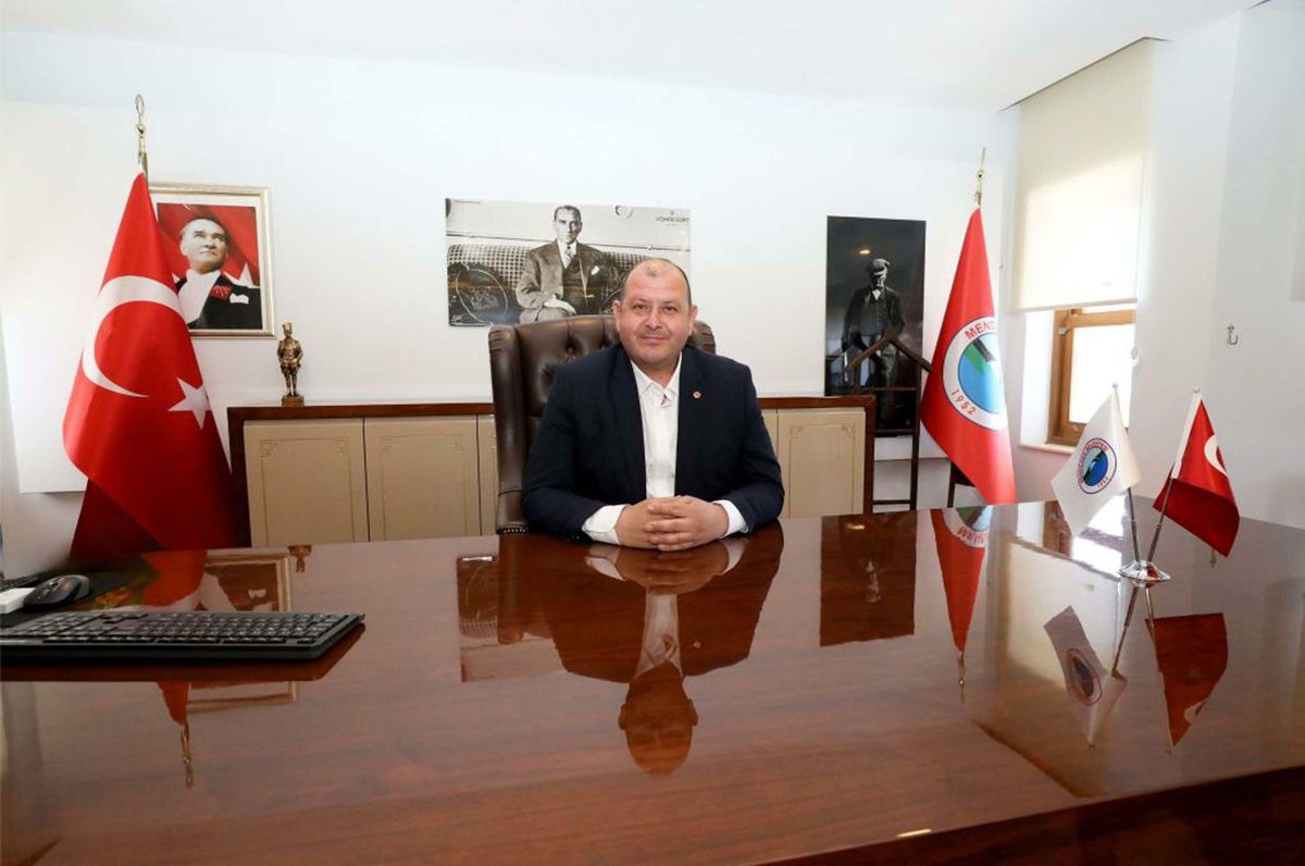 Menderes Belediye Başkanı Çiçek, CHP'den istifa etti