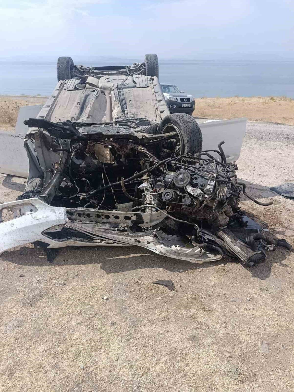 Van-Erciş yolunda takla: 4 yaralı