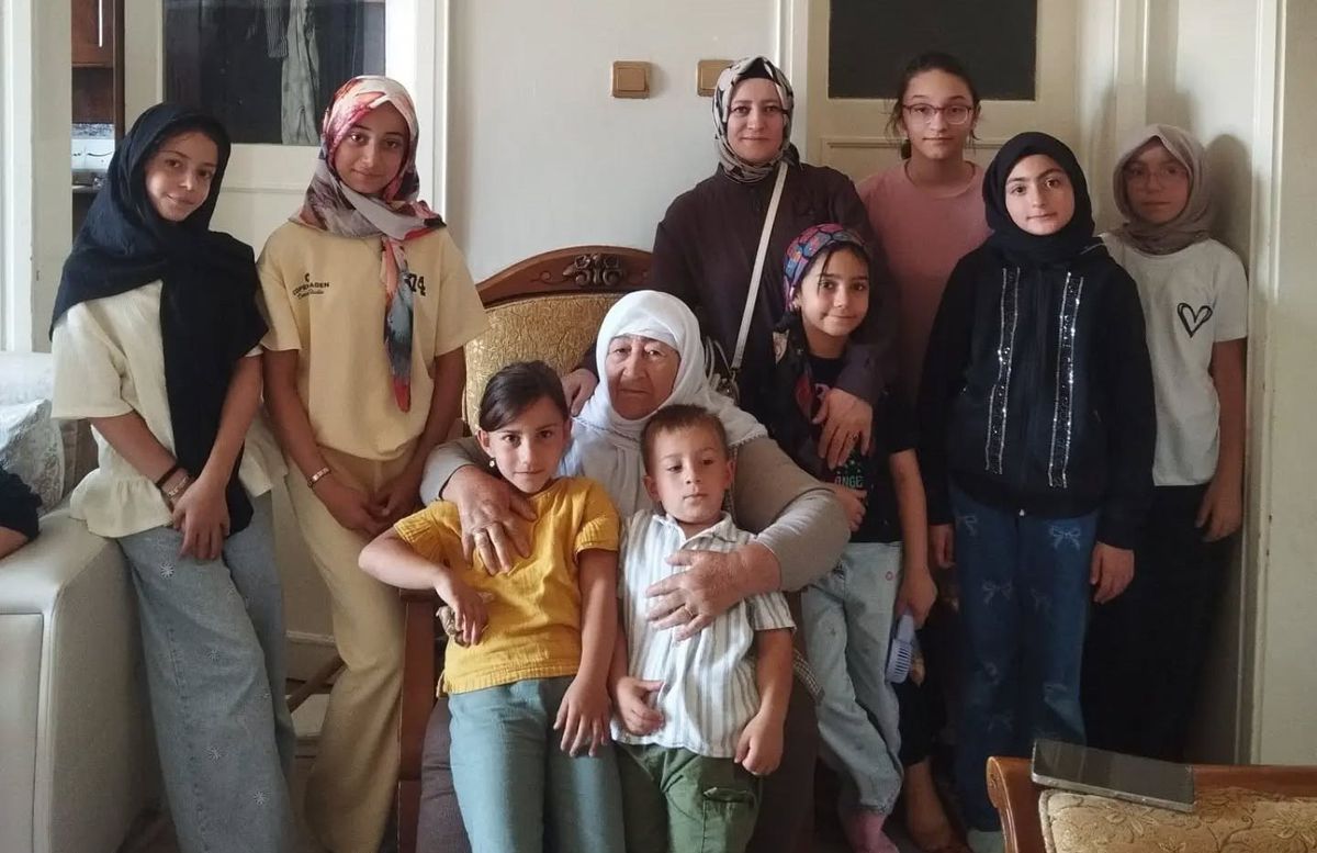 Bayburt'ta 'Büyüklerimize Vefa' Projesi: Öğrenciler Hastaları ve Yaşlıları Ziyaret Etti